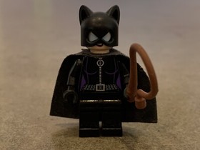 LEGO Catwoman Purple Lips Minifig sh006 DC Super Heroes Batman 6858