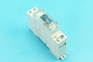 Legrand 003744 MicroRex QW11 time switch 230VAC 1 NO contact "ON-AUTO-OFF"weekly - Bild 1 von 2