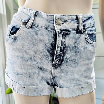 Bermuda jeans azul lavagem ácida asfalto algemada elástica júnior tamanho 5?  - Imagem 1 de 4