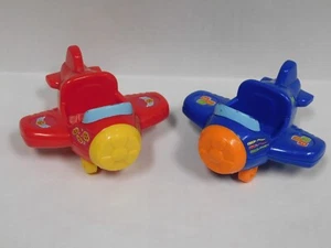 2012 Hasbro Sesame Street Red and blue airplanes - Picture 1 of 5