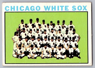 1964 TOPPS #496 CHICAGO WHITE SOX TEAM CARD W/HOYT WILHELM & NELLIE FOX - Image 1 of 3