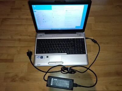 ✅Toshiba Laptop Satellite L500-1C7 Core2Duo 2,1GHz/4GB/256GB SSD WIN10  - Bild 1 von 4
