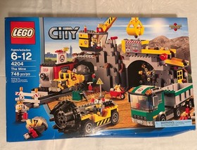 LEGO CITY: The Mine (4204) New Sealed - DAMAGED BOX  - gold mine