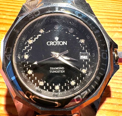 Reloj para hombre Croton pulido tungsteno esfera de diamante negro cuarzo suizo 330 pies sin precio base Foto 1 de 4