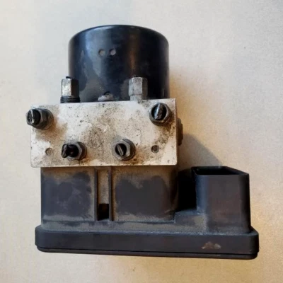 2006-2010 Mazda 5 ABS módulo de freio antibloqueio sem conjunto DSC fabricante de equipamento original - Imagem 1 de 3