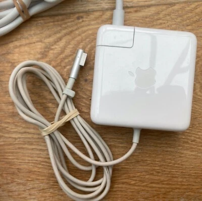 Genuine Apple 85W Magsafe Power Mains Adapter Charger Macbook Pro 15"/17" A1343 - Image 1 of 4