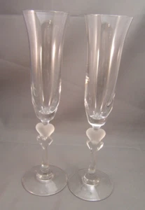 2 Gorham Crystal Amore Champagne Flute Glasses 2 Hearts VALENTINES - Picture 1 of 5