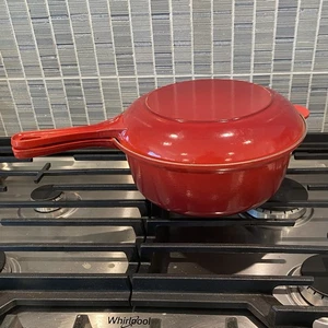 Le Creuset Multifunction 2 In 1 Sauce Pan and Skillet #26 Cerise Red 3.5qt - Picture 1 of 14