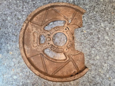 Placa de respaldo de disco de freno delantero protector contra polvo Porsche 944 (1983-1985) Foto 1 de 4