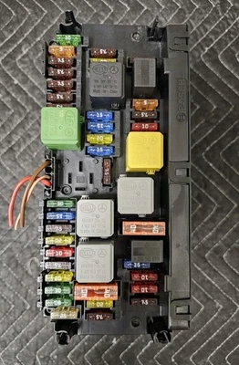 2008-14 Mercedes-Benz C300 C350 W204 Genuine SAM Fuse Box Control Module - Image 1 of 4
