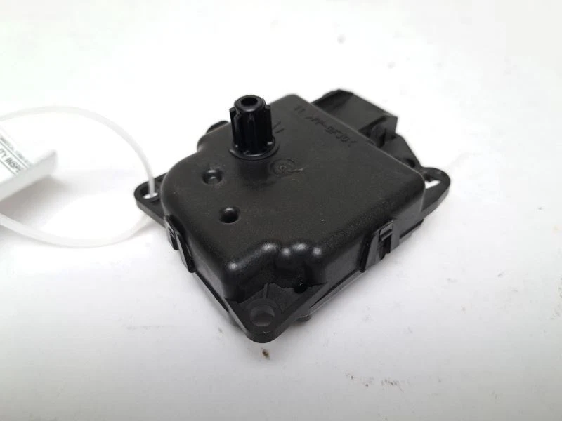 Actuador de puerta abatible de aire acondicionado HVAC para Chrysler Town Country 2008-2019 OEM 8679001 Foto 1 de 4