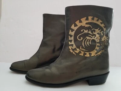 Botines de cuero Andrea Pfister Saks Fifth Avenue bronce con dragón dorado talla 9 Foto 1 de 4