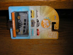 Jada Slug BUG 1/64 Volkswagen T1 Van 13 Window VW Bus Mt. Bear w/ Surfboard - Picture 1 of 2