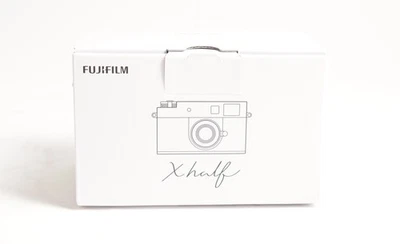 Cámara compacta FUJIFILMX media premium con modo creativo 2 en 1 (plateada) Foto 1 de 4