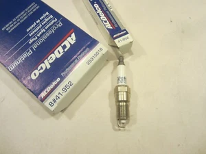 AC 41-952 Platinum Spark Plugs Box Of 8 Camaro Firebird 5.7L 2000 + - Picture 1 of 1