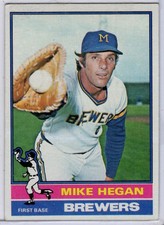 1976 TOPPS #377 MIKE HEGAN IN EX CONDITION BREWERS