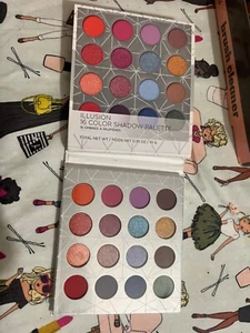 Illusion 16 color eyeshadow palette - Picture 1 of 3