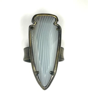 Anillo ajustable con punta de flecha Kendra Scott Kenny en oro antiguo y ágata blanca Foto 1 de 3