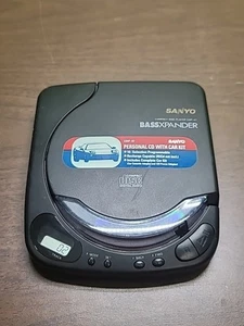 SANYO Compact Disc Player CDP-47 portable BASSXPANDER - Picture 1 of 13