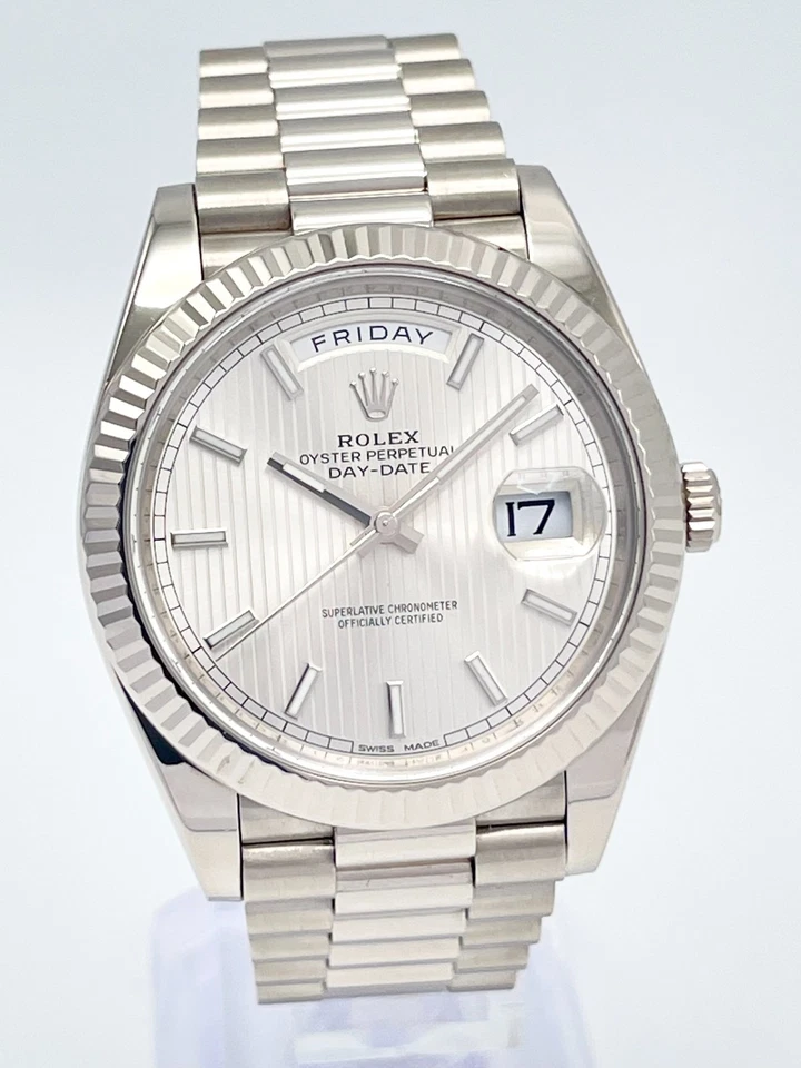 Rolex DayDate 40 mm 228239 oro blanco de 18 quilates esfera con motivo de plata papeles presidenciales Foto 1 de 4