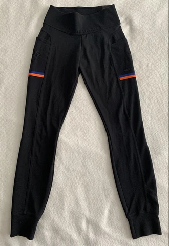 NY KNICKS NIKE WOMENS PANTS SIZE XS TIGHT FIT ATHLETIC LEGGINGS NBA BASKETBALL Cover