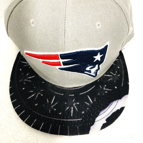 New Era I New England Patriots Ball Cap Mens Gray Snap Back NFL Logo Patch Cover