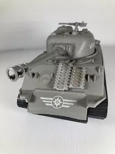 M4 Sherman Panzer, Plastikspielzeug, Super Jumbo Größe, 9,5" Länge, Vintage funktioniert - Bild 1 von 6