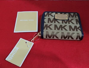 Michael Kors NWT Small Zip Around Signature Bifold Wallet Brown W/ Blue Trim - Picture 1 of 4