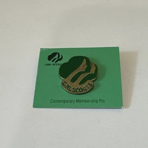 1980 Girl Scouts USA Metal Gold Tone Pinback Pin-GS USA 1980 C-Lapel Pin (F) - Picture 1 of 6