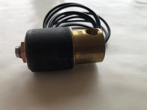 PREDYNE B3012-BB SOLENOID VALVE BRASS 120VAC 1/8FPT - Picture 1 of 4