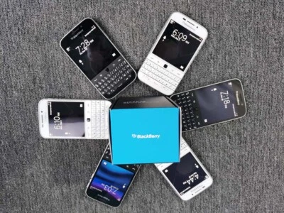 BlackBerry Classic Q20 Black white Unlocked 16GB 4G Smartphone Boxed - Image 1 of 4