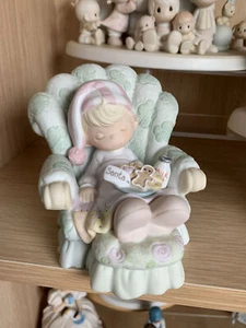 Precious Moments Santa Claus Delivers Gifts in His Sleep Ceramic Ornament - Imagen 1 de 10