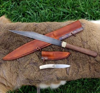 历史维京海轴和实用刀套装鹿和木柄黄铜口音 — 第 1/4 张图片