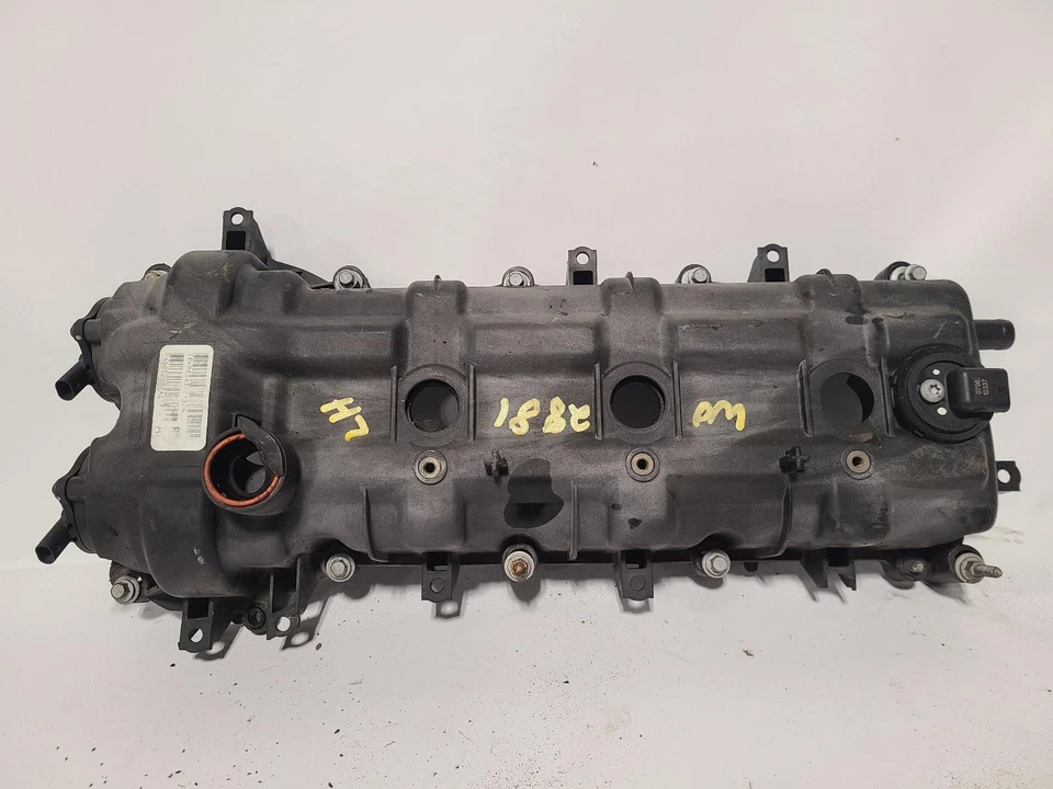 Used Engine Valve Cover fits: 2012 Dodge Charger Valve Cover Grade A - Image 1 of 4