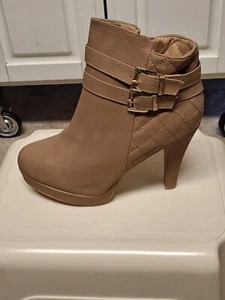 New Women's Top Moda Run-4 Hi Heel Ankle Boot W/quilt buckle Accent-tan Size10 - Picture 1 of 5