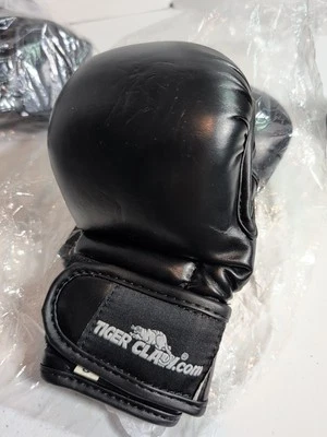 Guantes de combate de artes marciales Garra de tigre, niño pequeño Foto 1 de 4