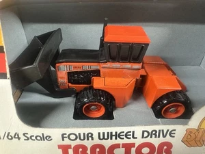 ERTL Big Bud Tractor 525/84 Orange Loader 1/64 Scale - Picture 1 of 6
