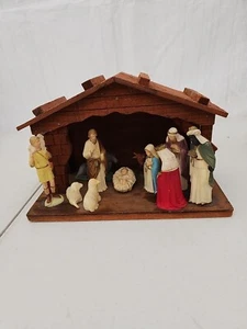 Nativity Set Plastic Figurines Wooden Stable - Picture 1 of 4