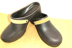 Crocs Sarah Slipper On Heel Clog Womens Brown Buckle Rubber 203631  Shoes Size 6 - Picture 1 of 8