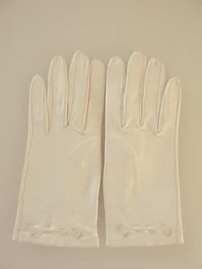 LOVELY PAIR 1950s KID LEATHER GLOVES WHITE – SIZE 61/2 – GREAT CONDITION - Picture 1 of 2
