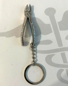 Schlüsselanhänger Zahnarzt Zange Extraction Forceps Zahnarzthelferin Praxis CE - Picture 1 of 6