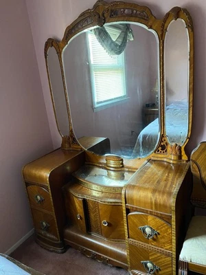Art Deco Vanity, Chair and Bedframe "Waterfall" style 1940's 3 pc Bedroom suite - Image 1 of 4