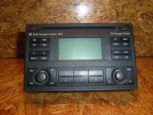 418354 Combinazione radio/sistema di navigazione VW Passat Variant (3B6, B5.5) 1J00351 - Foto 1 di 4
