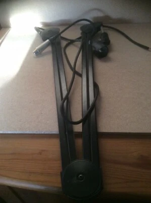 Microfone Proel + cabo de áudio de microfone e suporte peças sobressalentes ou reparos - Imagem 1 de 4