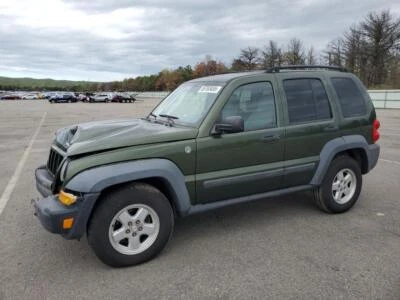 Used Rear Cargo Door Door Assembly Back fits: 2007 Jeep Liberty Rear Cargo Door Foto 1 de 4