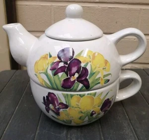Vintage English Floral Fine Bone China Teacup & Cup - Picture 1 of 9
