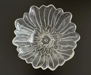 Vintage Indiana Glass Co Sunflower Lily Pons Pattern Bowl Glass 7" Excellent - Picture 1 of 4
