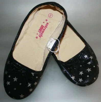 Extremely Me! Girl's Flats Black with Silver Stars Size 2 New - Image 1 of 4