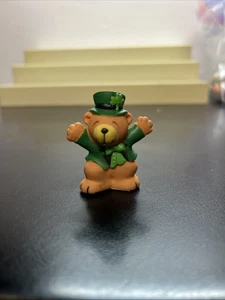 St Patrick's, Dakin Irish Brown Bear 1984, Vintage PVC Pencil Topper Rare E8 - Picture 1 of 3