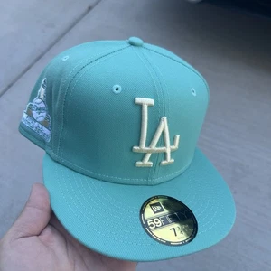 Los Angeles Dodgers 59Fifty New Era Fitted Cap Hat size 7 3/4 First World Series - Picture 1 of 3
